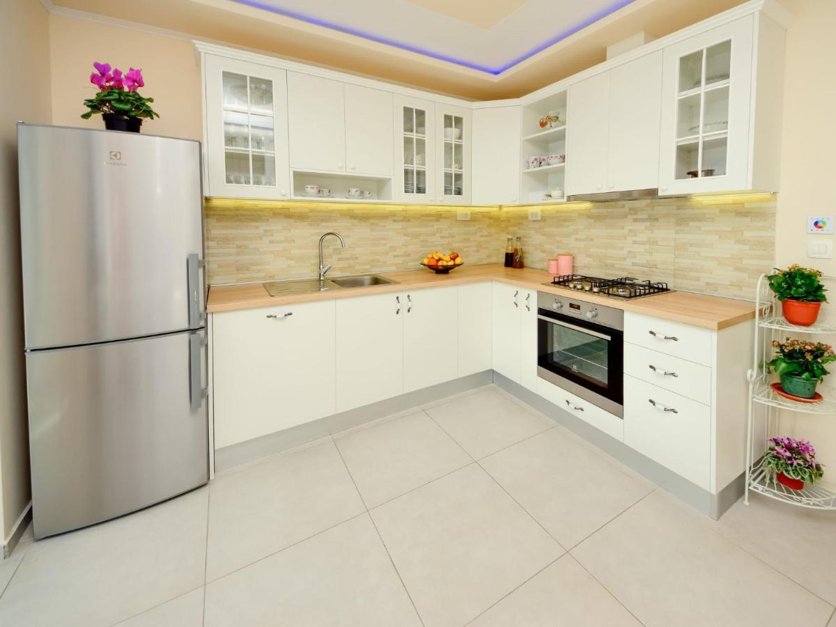 Holiday Home Lara By Interhome Omis Ngoại thất bức ảnh