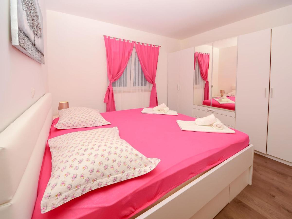 Holiday Home Lara By Interhome Omis Ngoại thất bức ảnh